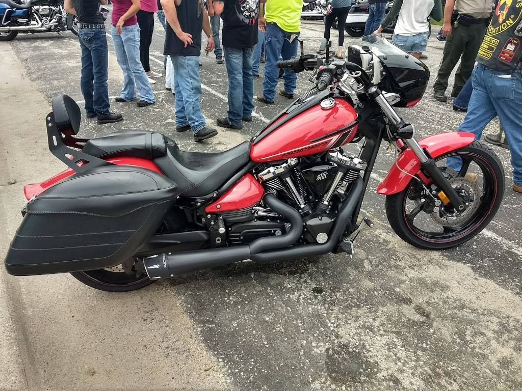 Barneys | restaurant | 201 N Mill St, Wadena, IA 52169, USA | 5637742525 OR +1 563-774-2525