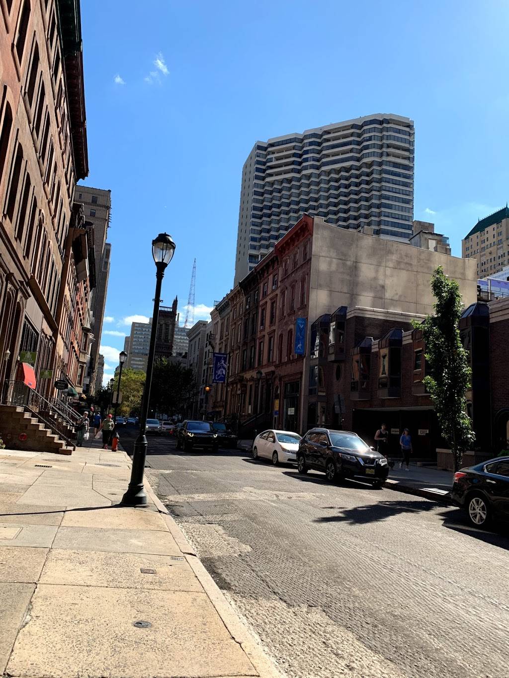 Irish Pub | restaurant | 2007 Walnut St, Philadelphia, PA 19103, USA | 2155685603 OR +1 215-568-5603