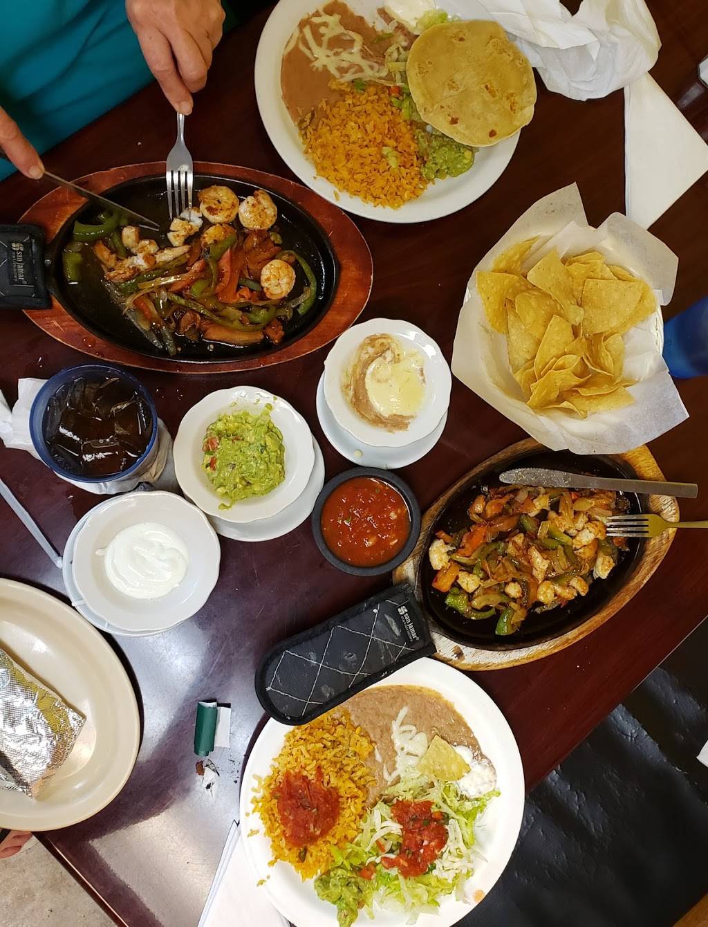 La Carreta Mexican Restaurant | restaurant | 5719 Warrior River Rd, Bessemer, AL 35023, USA | 2054342100 OR +1 205-434-2100