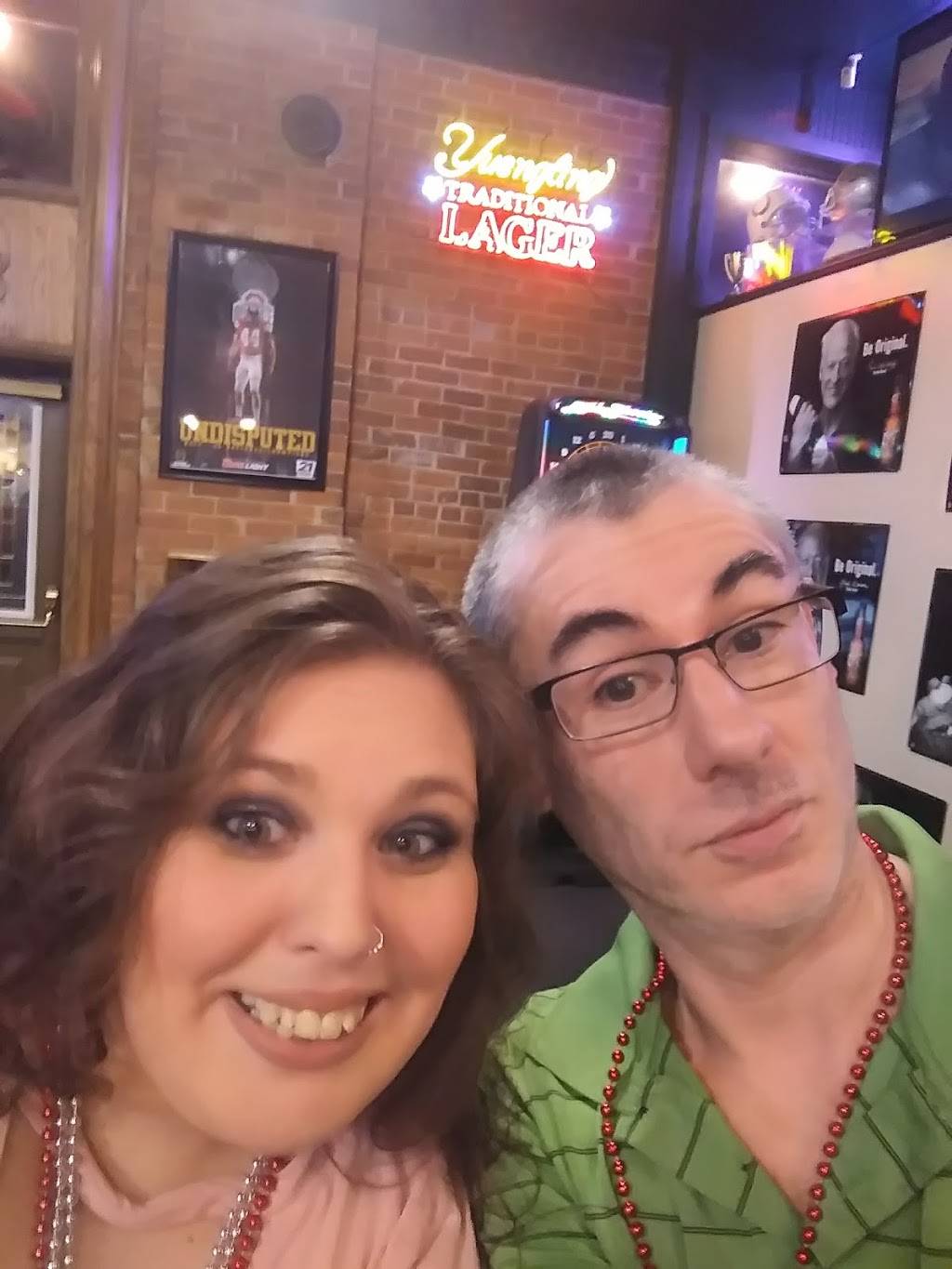 Eddie Js Sports Bar & Eatery | restaurant | 619 Perry St, Napoleon, OH 43545, USA | 4195927425 OR +1 419-592-7425