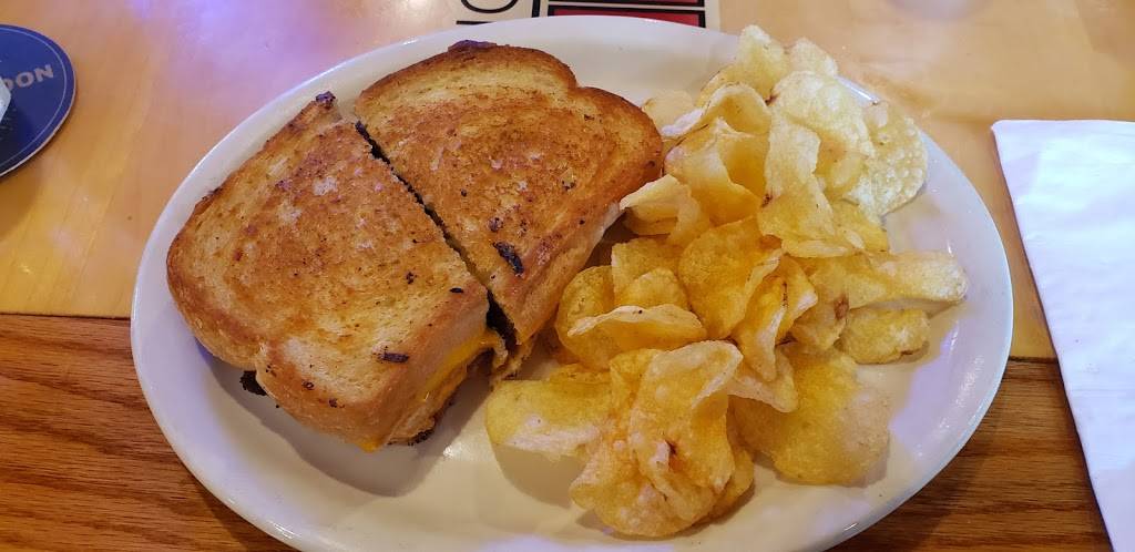 The Roadhouse, Cormorant MN | restaurant | 11740 Co Hwy 5, Lake Park, MN 56554, USA | 2185323887 OR +1 218-532-3887