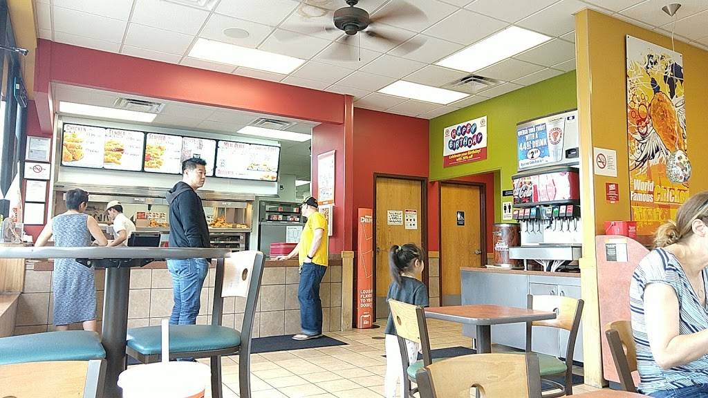 Popeyes Louisiana Kitchen | restaurant | 587 Hungerford Dr, Rockville, MD 20850, USA | 3013407304 OR +1 301-340-7304