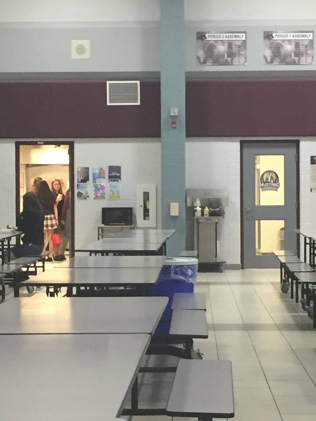 Chartwell servery | restaurant | 8699 McLeod Rd, Niagara Falls, ON L2H 3K1, Canada | 8447536321 OR +1 844-753-6321