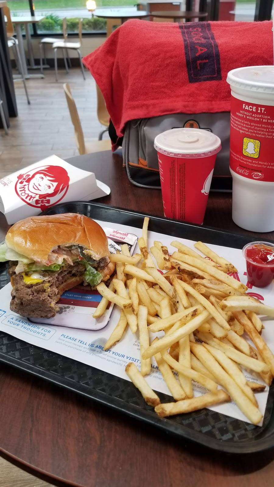 Wendys | restaurant | 22555 Woodward Ave, Ferndale, MI 48220, USA | 2485460261 OR +1 248-546-0261