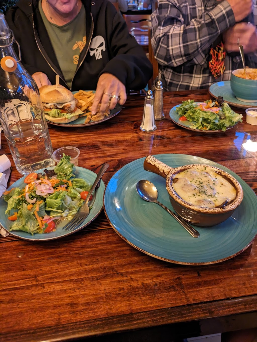 Waterhorse Irish Pub | restaurant | 361 Central St, Franklin, NH 03235, USA | 6036717118 OR +1 603-671-7118