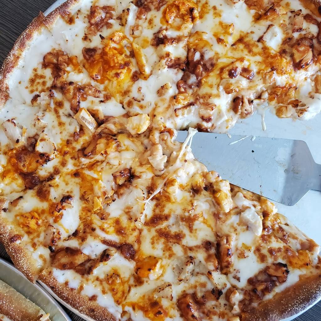 Chicagos Pizza With A Twist | meal delivery | 2016 S Mooney Blvd, Visalia, CA 93277, USA | 5599319300 OR +1 559-931-9300