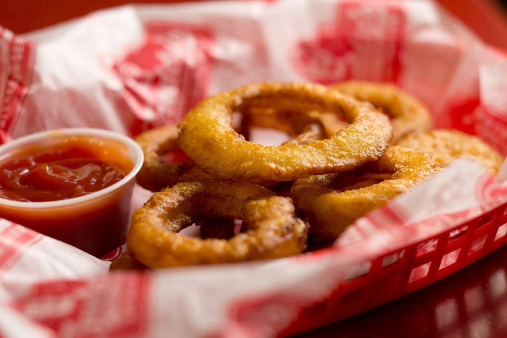 Freddys Frozen Custard & Steakburgers | restaurant | 310 N Rock Rd, Wichita, KS 67206, USA | 3166919998 OR +1 316-691-9998