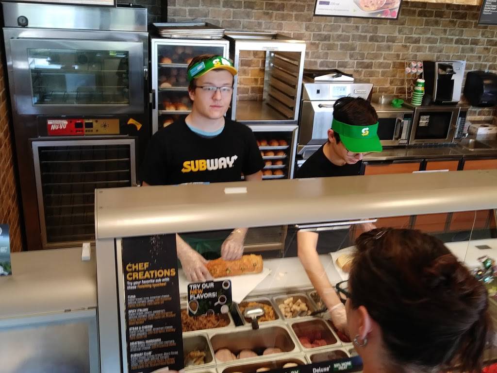 Subway Restaurants | restaurant | 8263 SW Wilsonville Rd suite b, Wilsonville, OR 97070, USA | 5036827729 OR +1 503-682-7729