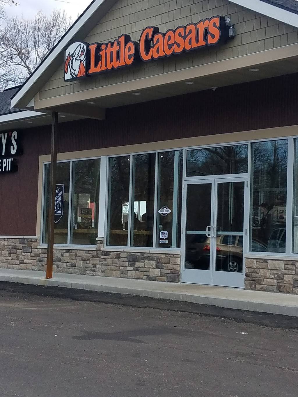 Dickeys Barbecue Pit | restaurant | 380 E Division St NE, Rockford, MI 49341, USA | 6169517111 OR +1 616-951-7111