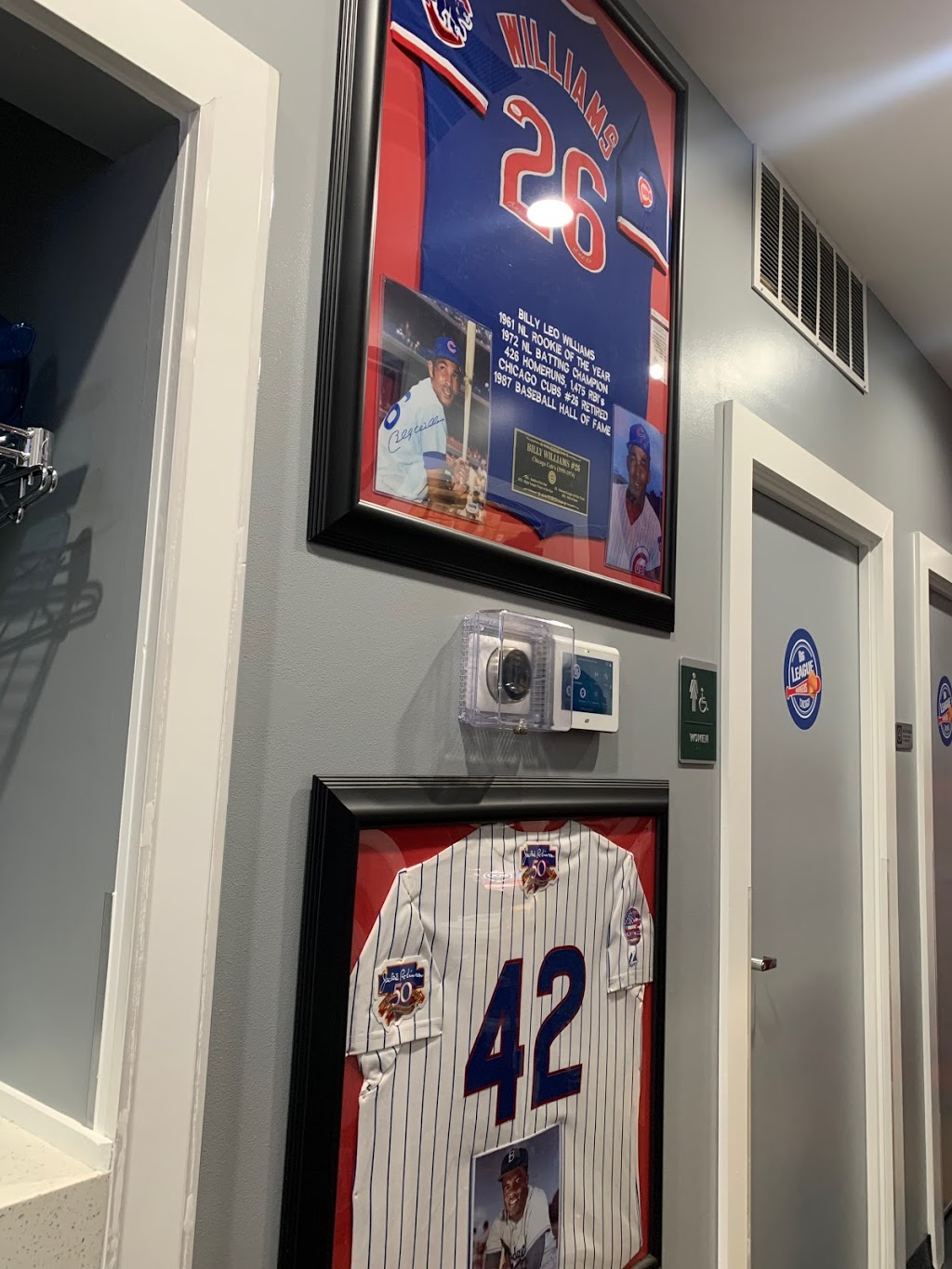 Big League Burgers | restaurant | 3734 W Irving Park Rd, Chicago, IL 60618, USA | 7739617558 OR +1 773-961-7558