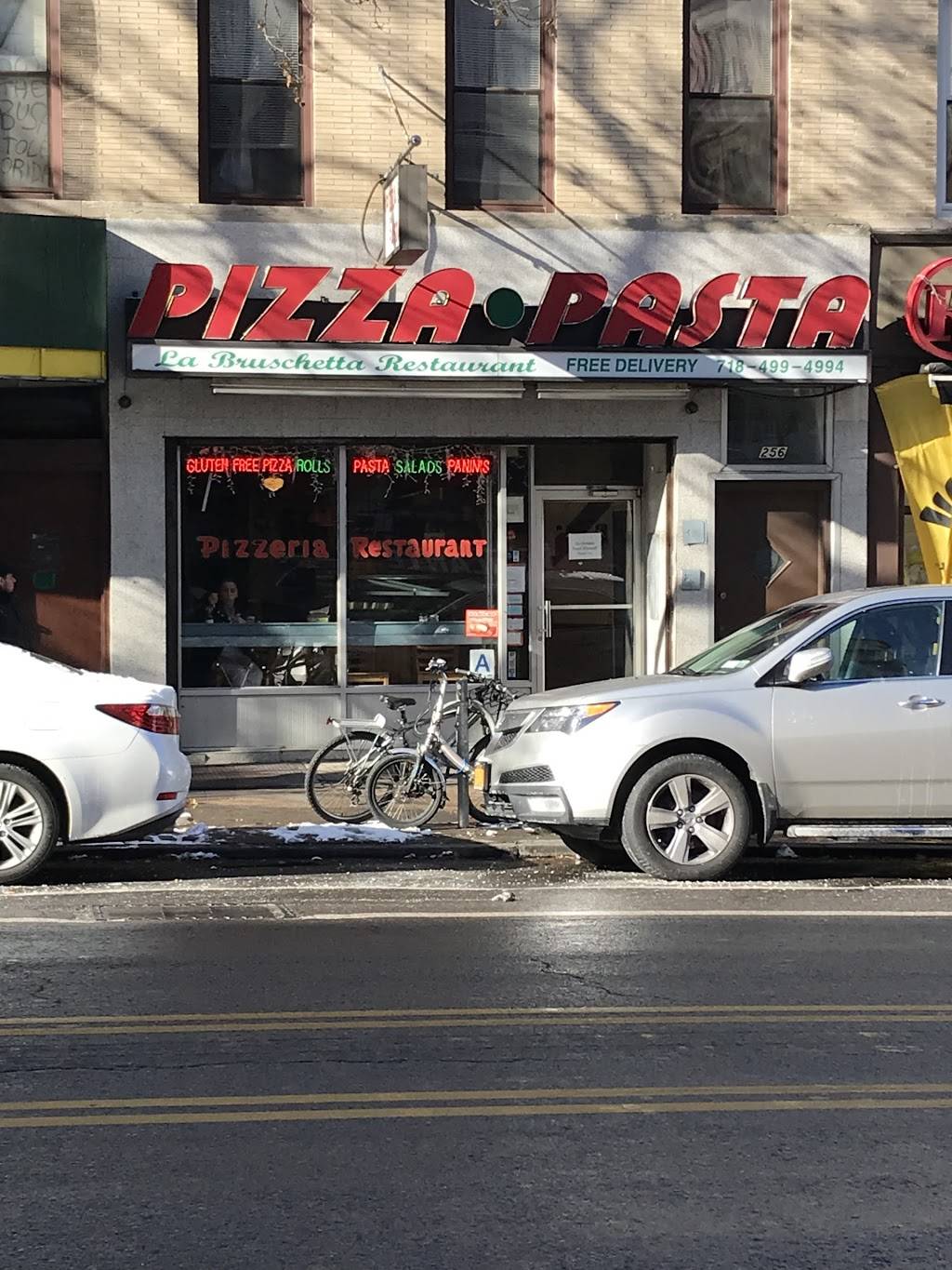 La Bruschetta Pizza | meal delivery | 256 7th Ave, Brooklyn, NY 11215, USA | 7184994994 OR +1 718-499-4994