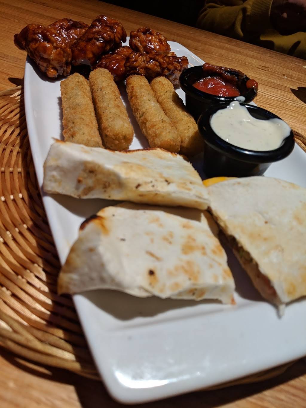 Applebees Grill + Bar | restaurant | 526 Boston Post Rd, Orange, CT 06477, USA | 2037955762 OR +1 203-795-5762