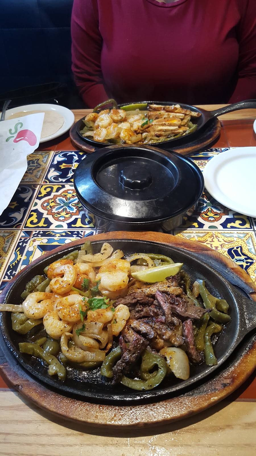 Chilis Grill & Bar | meal takeaway | 817 Old York Rd, Jenkintown, PA 19046, USA | 2158871747 OR +1 215-887-1747