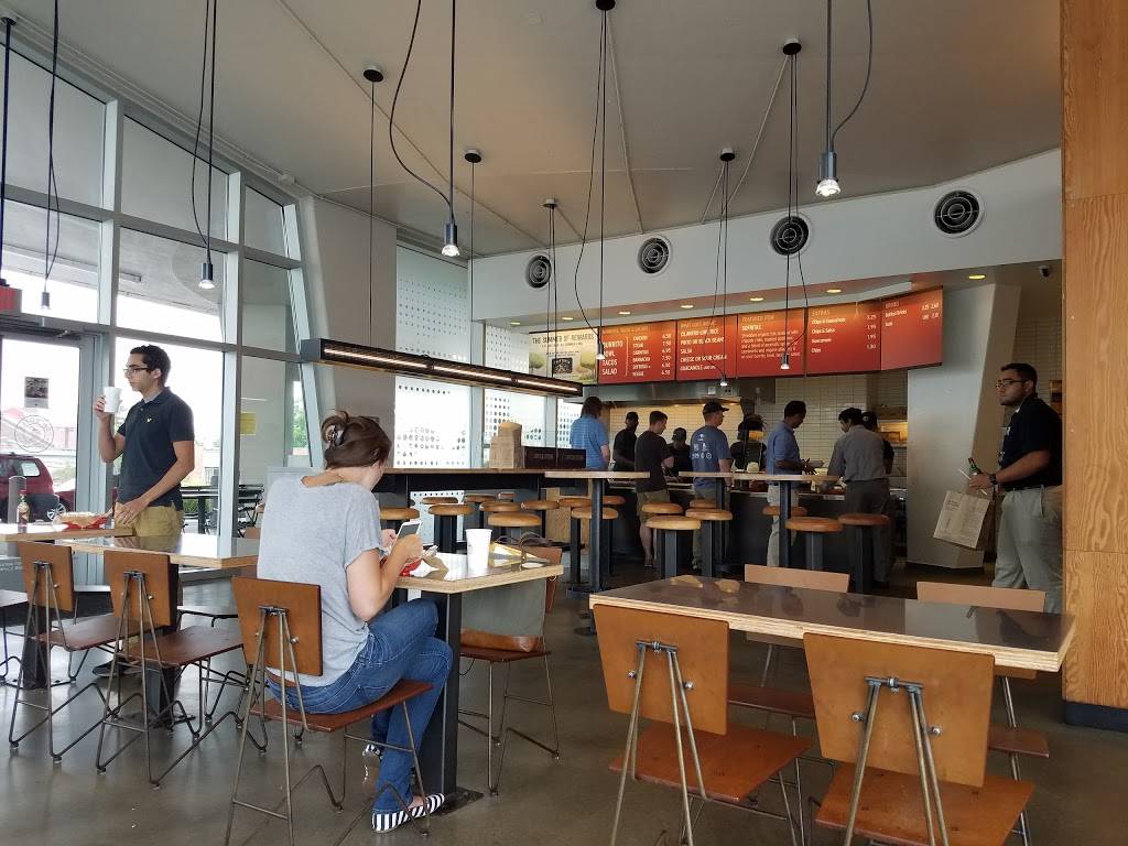 Chipotle Mexican Grill | restaurant | 212 S Grand Blvd, St. Louis, MO 63103, USA | 3143429919 OR +1 314-342-9919