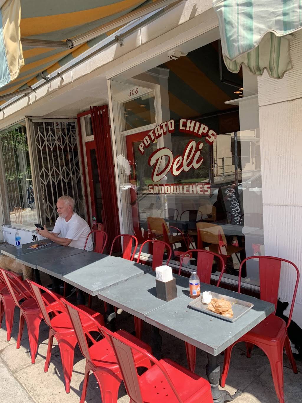 Potato Chips Deli | meal takeaway | 308 N Stanley Ave, Los Angeles, CA 90036, USA | 3239398226 OR +1 323-939-8226