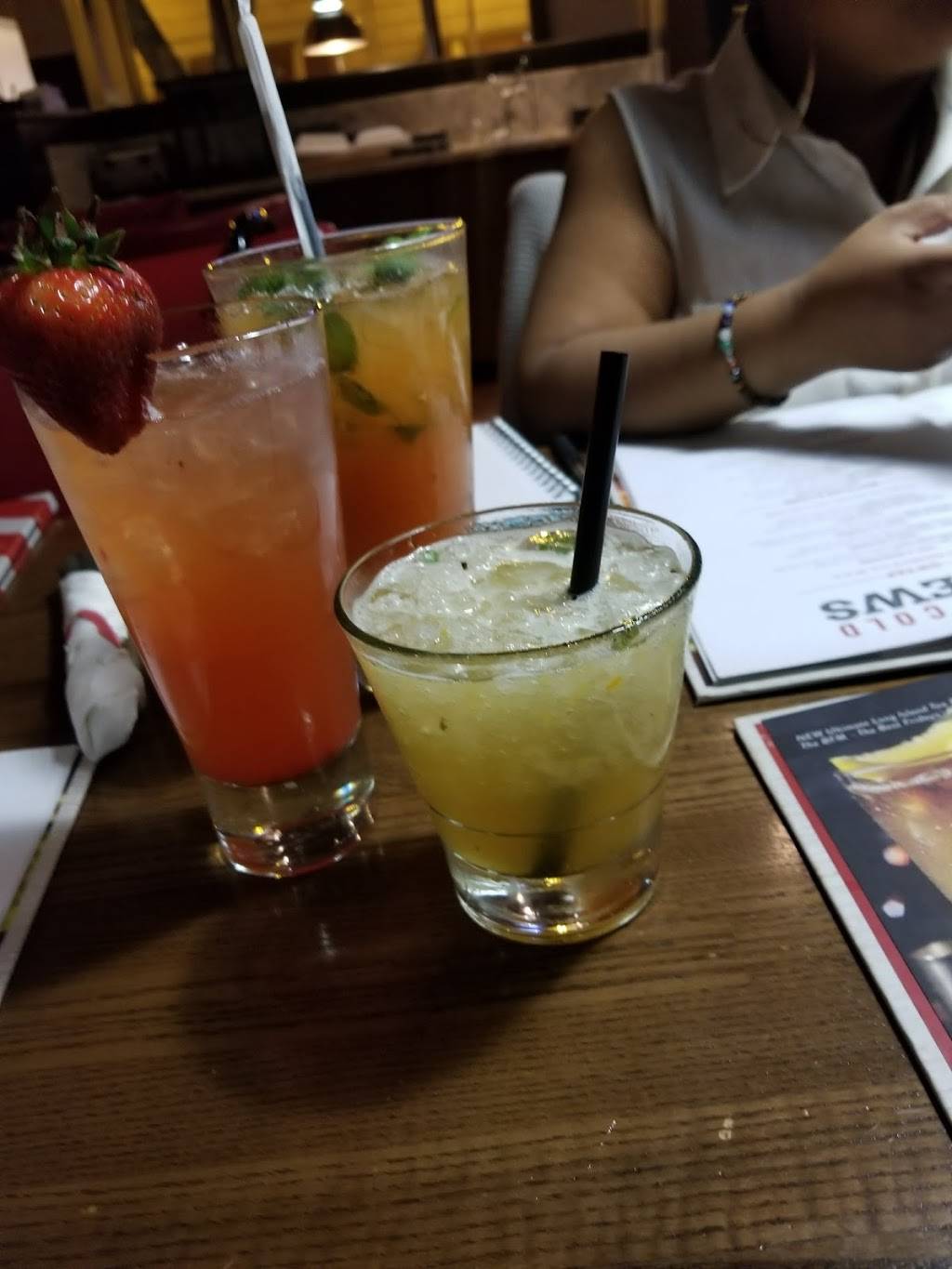 TGI Fridays | restaurant | 185 Union Ave, Memphis, TN 38103, USA | 9015238500 OR +1 901-523-8500