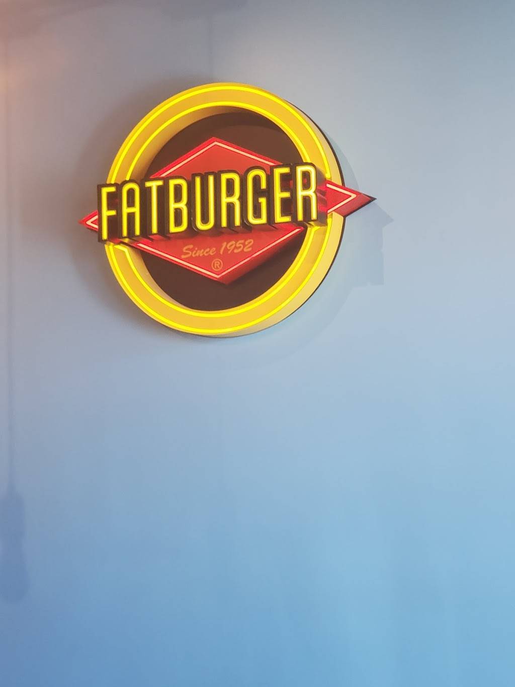 Fatburger & Buffalo’s Express | restaurant | 570 S Clovis Ave Suite 101A, Fresno, CA 93727, USA | 5592289922 OR +1 559-228-9922