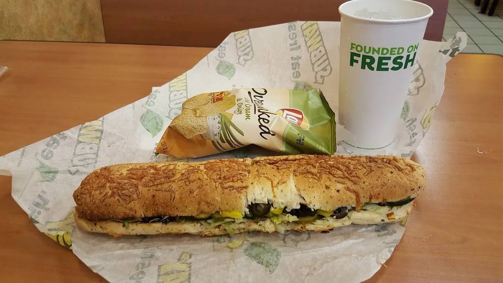 Subway | restaurant | 4608 & 4610 Talmadge Rd, Toledo, OH 43623, USA | 4194729022 OR +1 419-472-9022