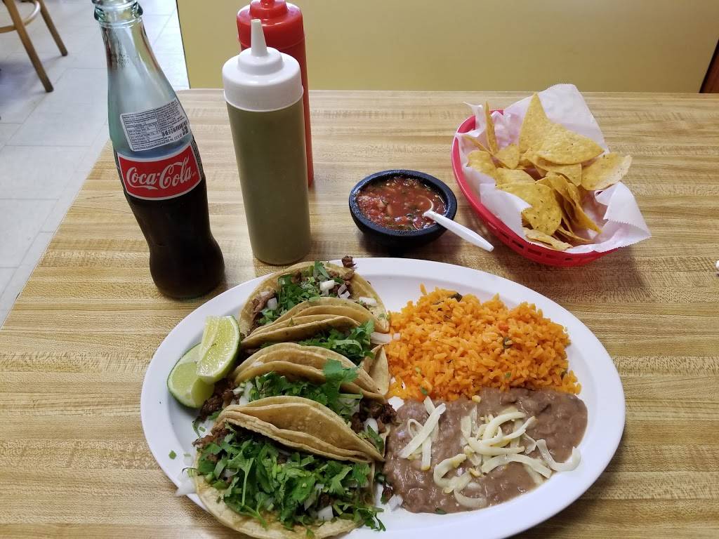 Taqueria El Gallo de Oro | restaurant | 1186 Lee St, Des Plaines, IL 60016, USA | 8478276679 OR +1 847-827-6679