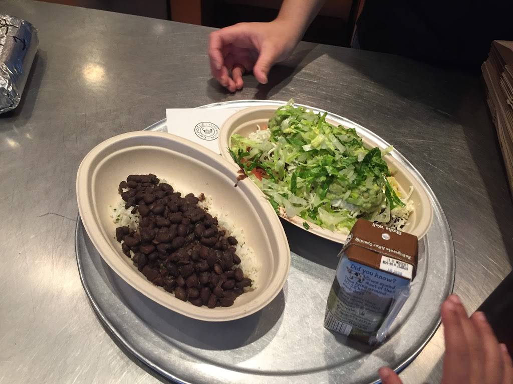 Chipotle Mexican Grill | restaurant | 1050 Gilman St, Berkeley, CA 94710, USA | 5105266047 OR +1 510-526-6047