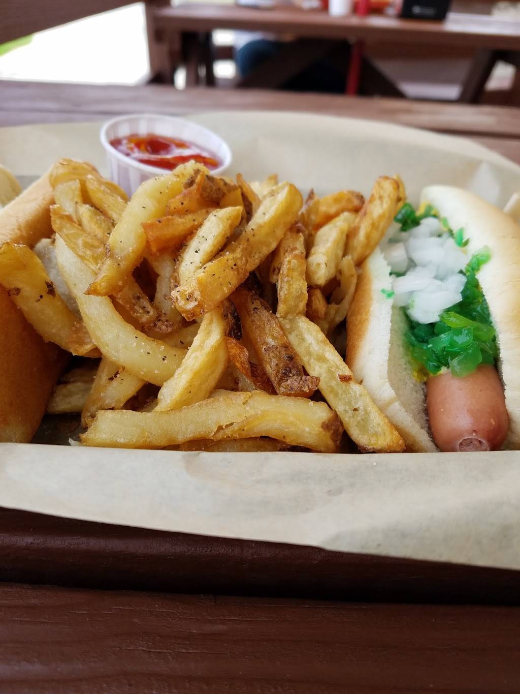 Frannies Beef & Catering | restaurant | 4304 River Rd, Schiller Park, IL 60176, USA | 8476787771 OR +1 847-678-7771