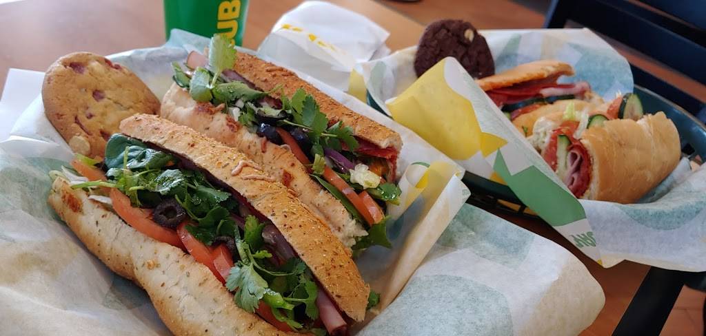 Subway Restaurants | restaurant | 13520 Paxton St A3, Pacoima, CA 91331, USA | 8188993900 OR +1 818-899-3900