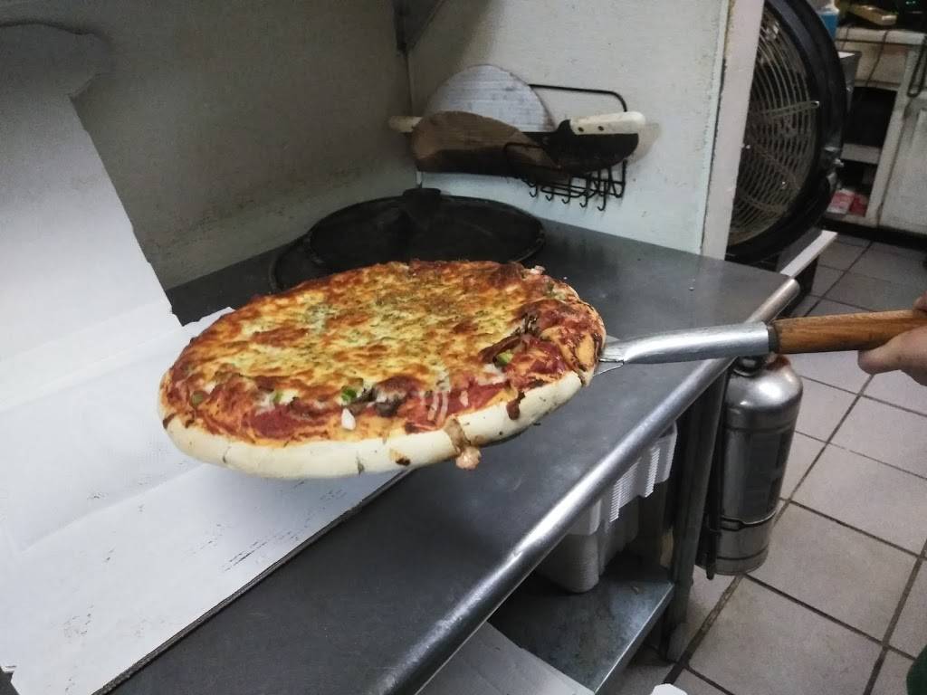 Green Bay Pizza Co Inc | restaurant | 2229 University Ave, Green Bay, WI 54302, USA | 9204659555 OR +1 920-465-9555