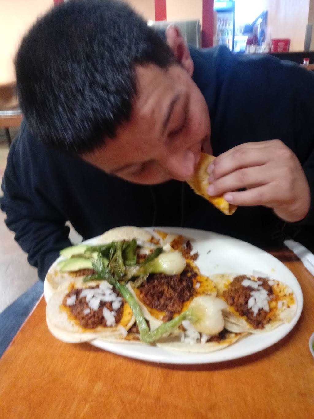 Taqueria El Grillo | restaurant | 410 S Federal Blvd, Denver, CO 80219, USA | 3039222294 OR +1 303-922-2294