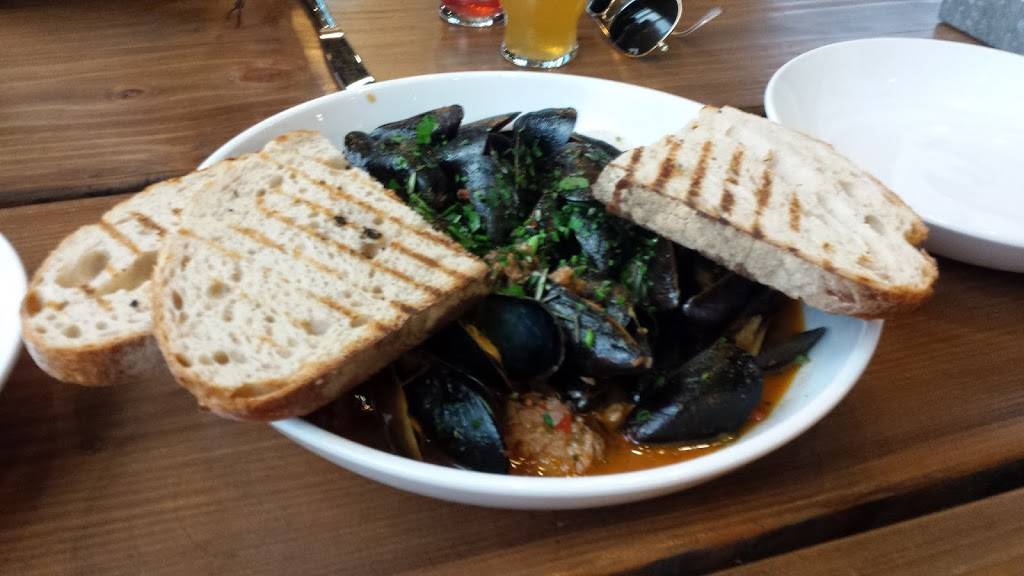 Urban Village Brewing Company | restaurant | 1001 N 2nd St, Philadelphia, PA 19123, USA | 2676871961 OR +1 267-687-1961