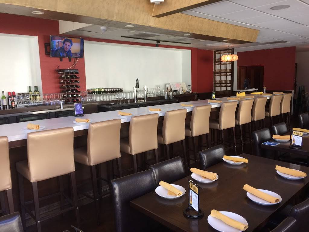 Naree Thai | restaurant | 555 E Ocean Blvd #101, Long Beach, CA 90802, USA | 5624955988 OR +1 562-495-5988