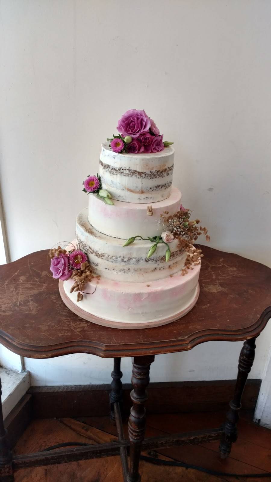 Heirloom Café | restaurant | 2500 Folsom St, San Francisco, CA 94110, USA | 4158212500 OR +1 415-821-2500