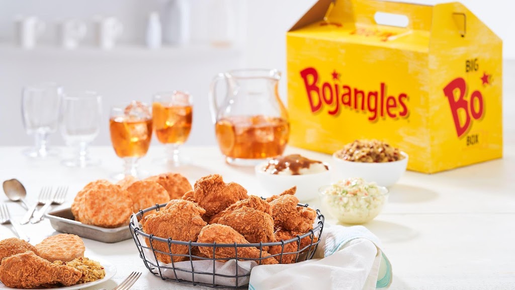 Bojangles | restaurant | 2711 US-52, Moncks Corner, SC 29461, USA | 7045272675 OR +1 704-527-2675