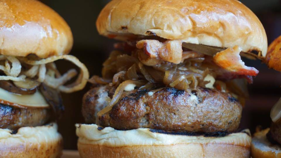 Knighthawk Burger Bistro | restaurant | 28392 N. Ballard Drive, Lake Forest, IL 60045, USA | 8472310355 OR +1 847-231-0355