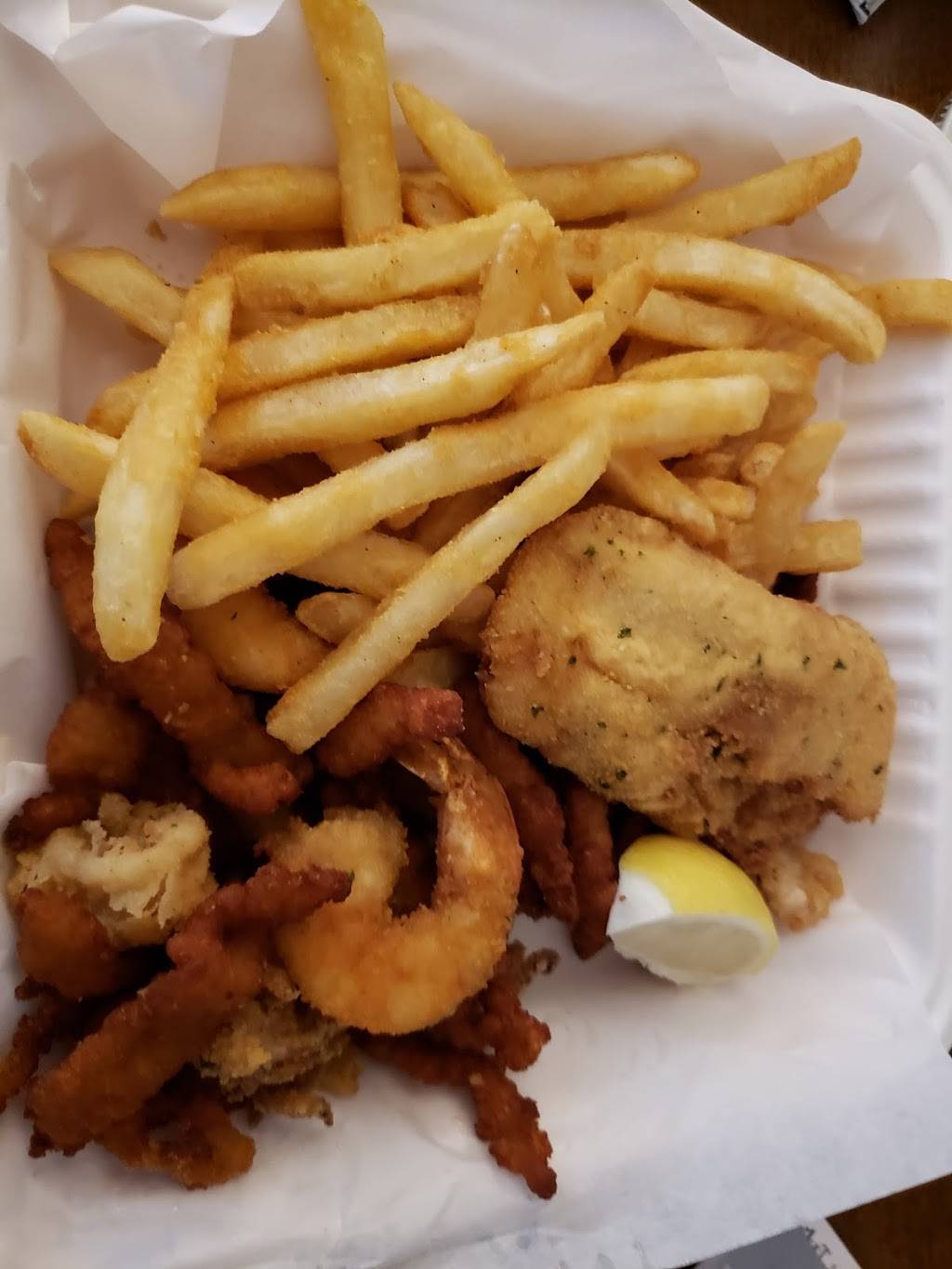 Sportsmens Seafoods | restaurant | 1617 Quivira Rd, San Diego, CA 92109, USA | 6192243551 OR +1 619-224-3551