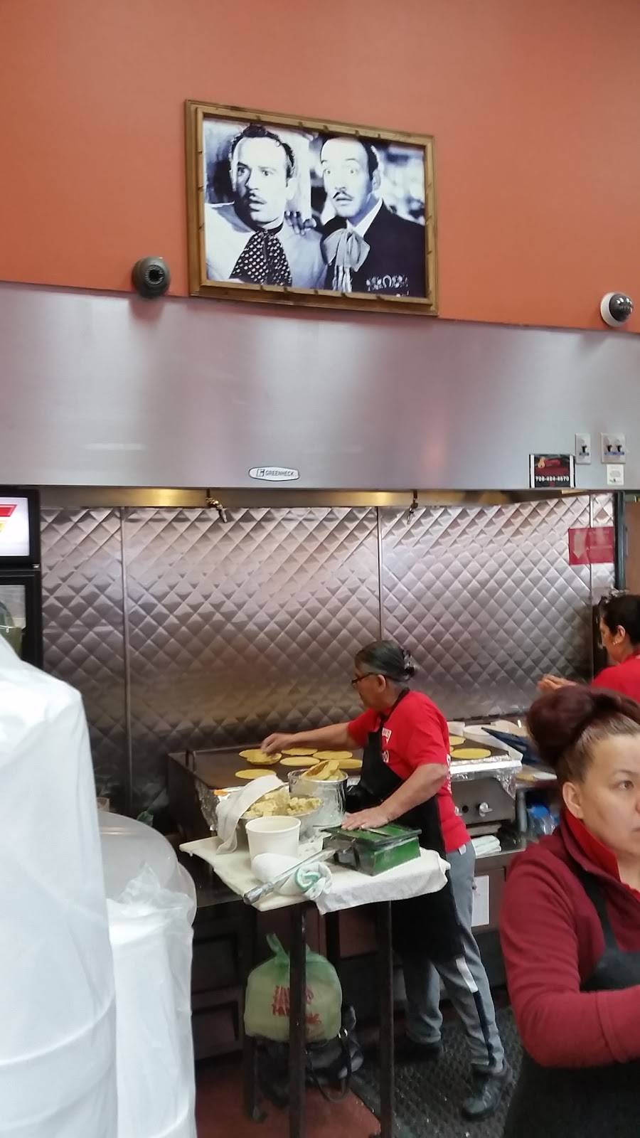 Carnitas Don Alfredo | restaurant | 15 N 1st Ave, Maywood, IL 60153, USA | 7083433351 OR +1 708-343-3351