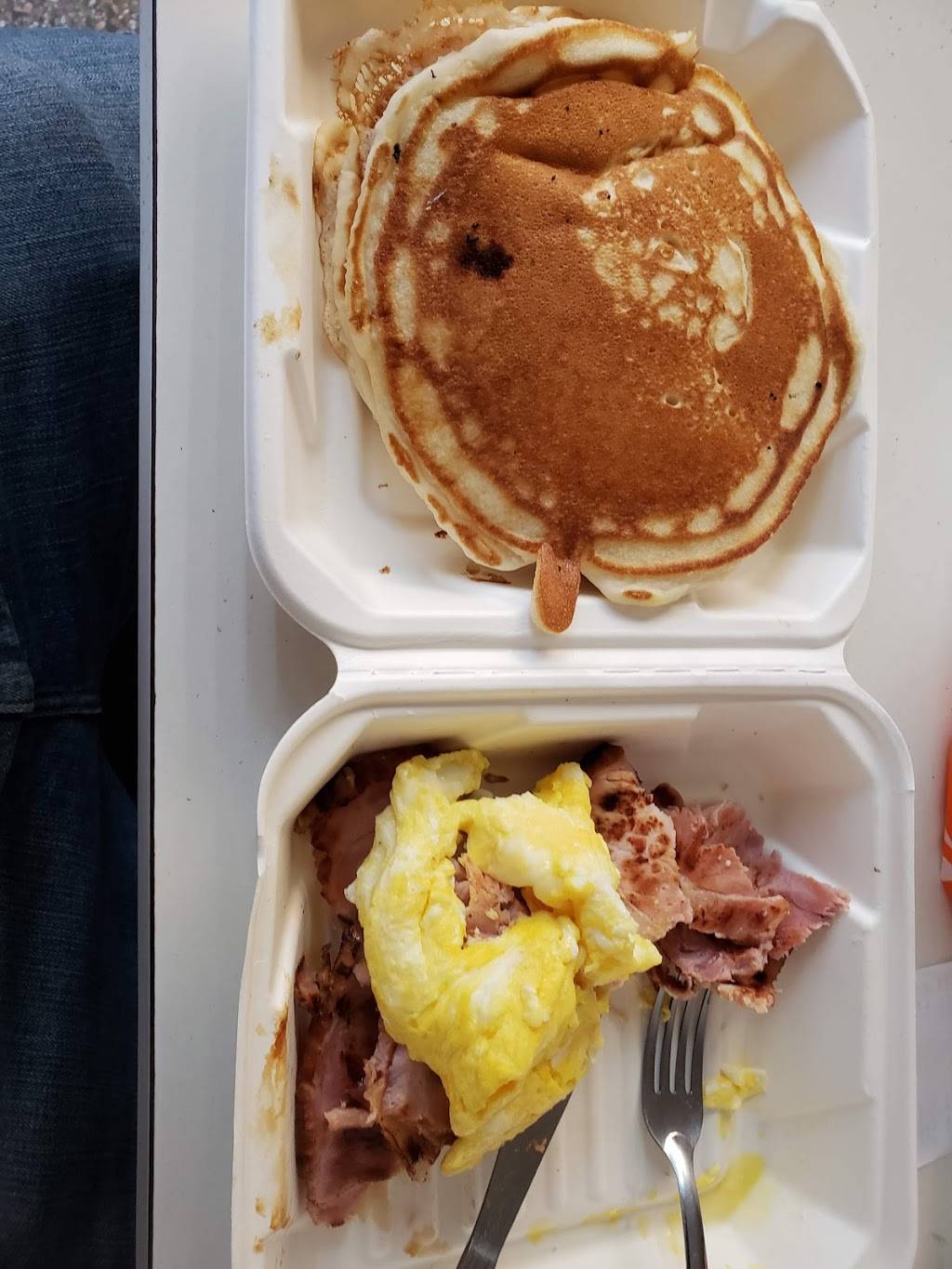 B & J 1/4 LB Burgers | restaurant | 6202 3rd St, San Francisco, CA 94124, USA | 4154674560 OR +1 415-467-4560