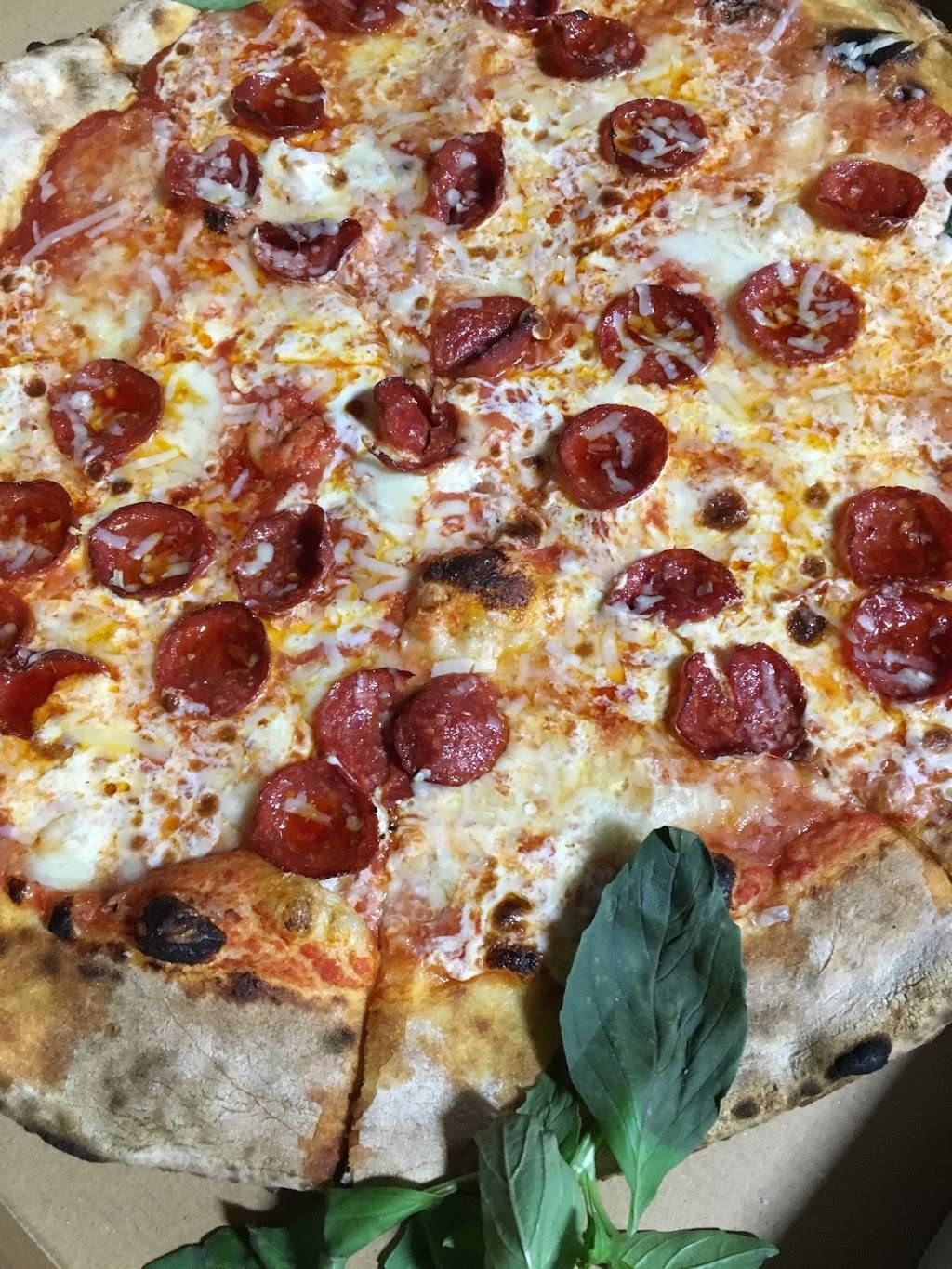 Lucali | restaurant | 575 Henry St, Brooklyn, NY 11231, USA | 7188584086 OR +1 718-858-4086