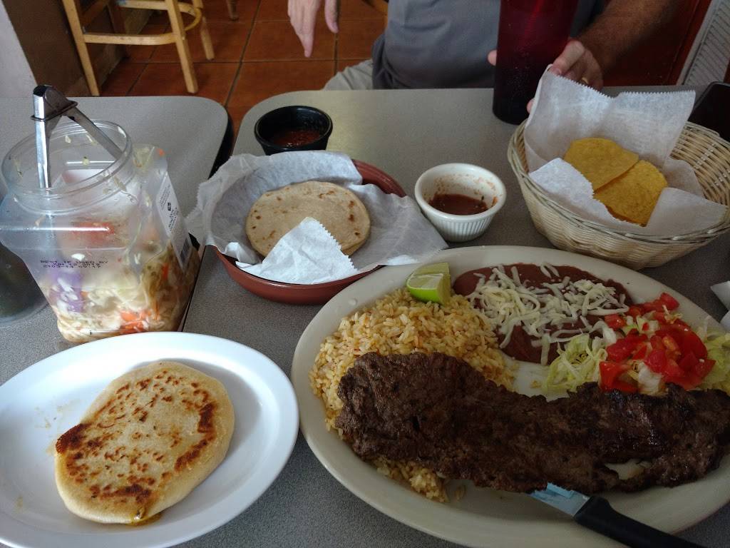 Mami Carmens Restaurante | restaurant | 5604 15th St E, Bradenton, FL 34203, USA | 9417277105 OR +1 941-727-7105