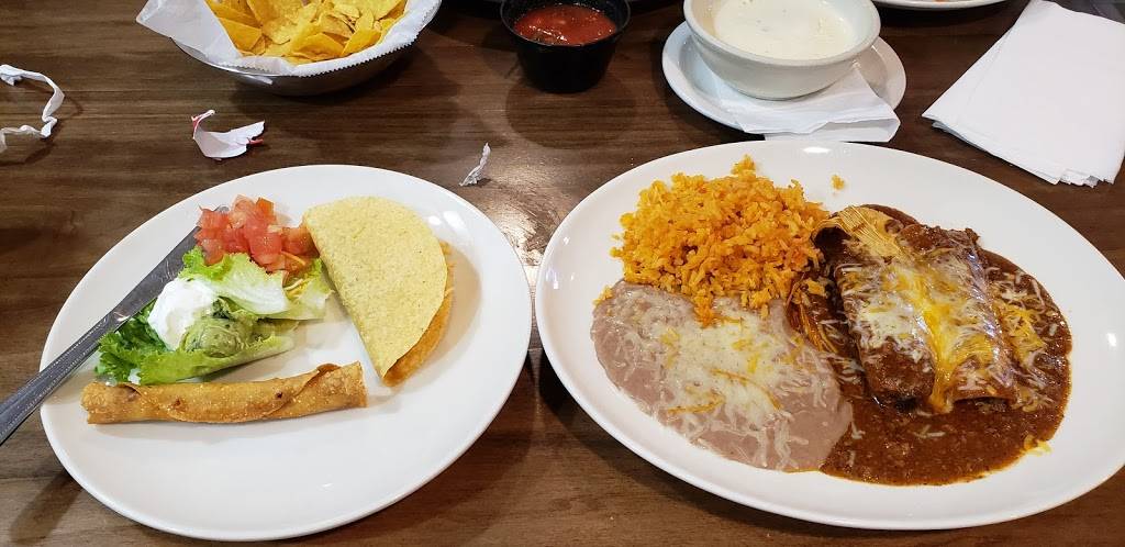 Little Hacienda | restaurant | 9 Downing St, Hollister, MO 65672, USA | 4173379491 OR +1 417-337-9491