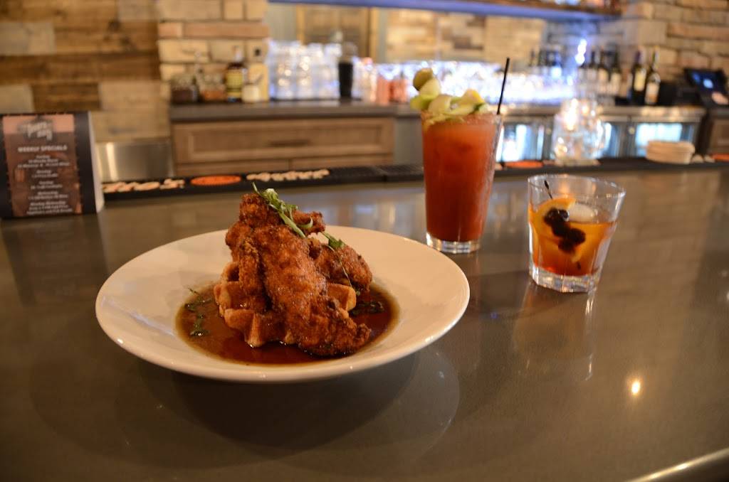 Tavern On Main | restaurant | 136 S Main St, Crown Point, IN 46307, USA | 2197799377 OR +1 219-779-9377