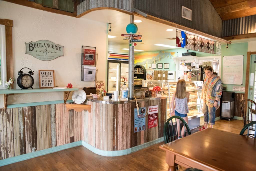 Lynettes Church Street Bake Shoppe | restaurant | 100 N Church St, Salado, TX 76571, USA | 2549474006 OR +1 254-947-4006