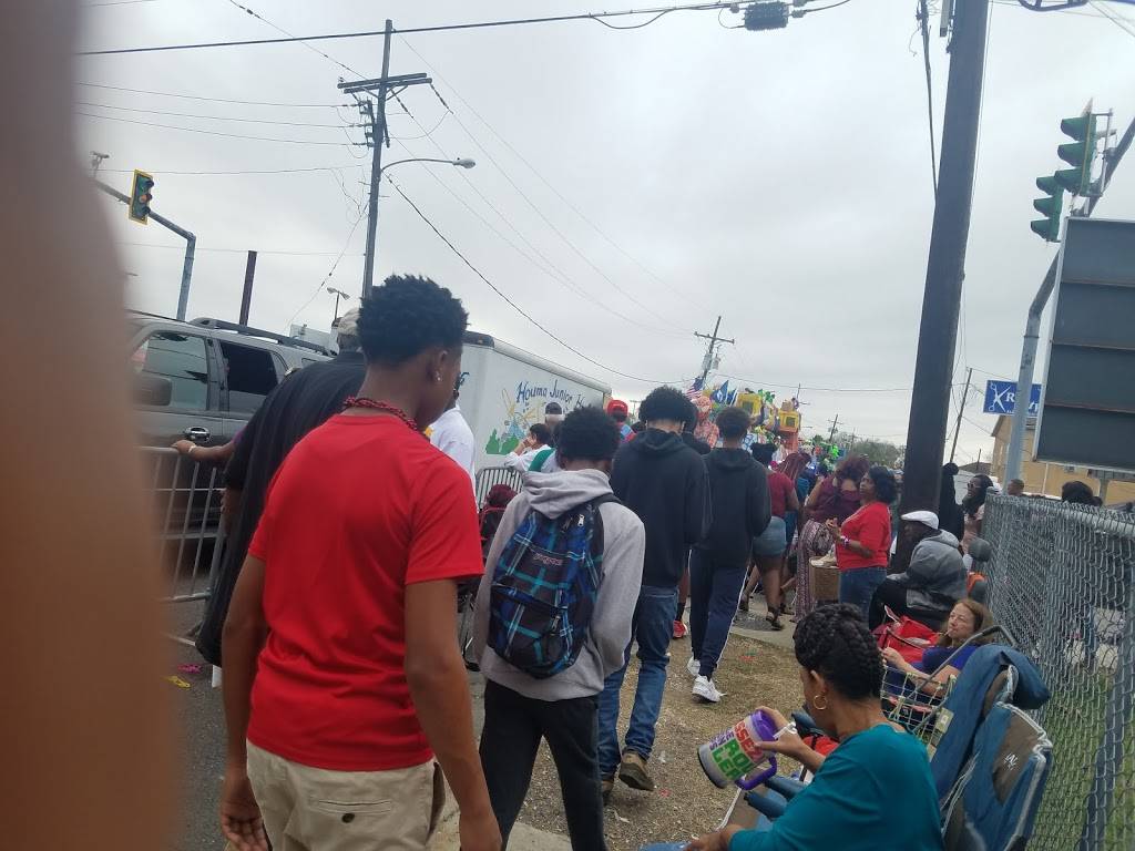 B&B Wings | restaurant | 7505 W Main St, Houma, LA 70360, USA | 9853609398 OR +1 985-360-9398