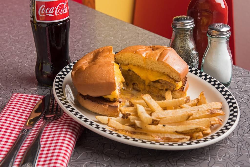 Zes Diner | restaurant | 3448 Denmark Ave, Eagan, MN 55123, USA | 6513301790 OR +1 651-330-1790