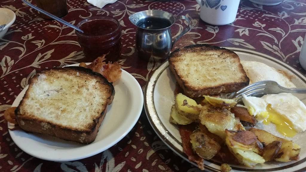 Fishers Station | restaurant | 7548 Main St Fishers, Victor, NY 14564, USA | 5857423280 OR +1 585-742-3280