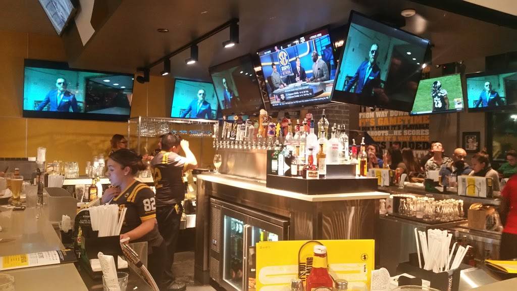 Buffalo Wild Wings | restaurant | 134-15 20th Ave, College Point, NY 11356, USA | 7183539453 OR +1 718-353-9453