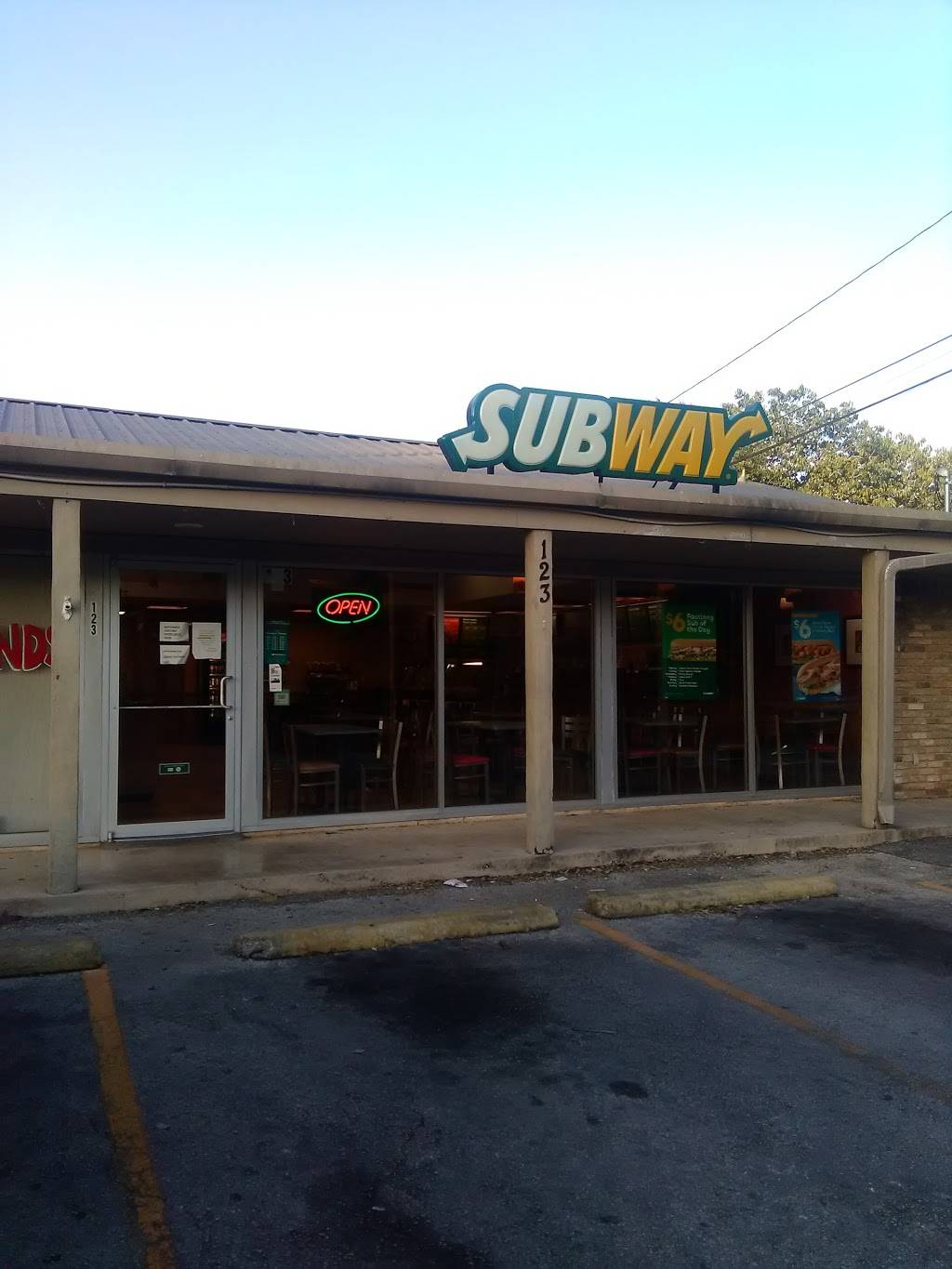 Subway Restaurants | restaurant | 111 S Union Ave #123, New Braunfels, TX 78130, USA | 8306252206 OR +1 830-625-2206