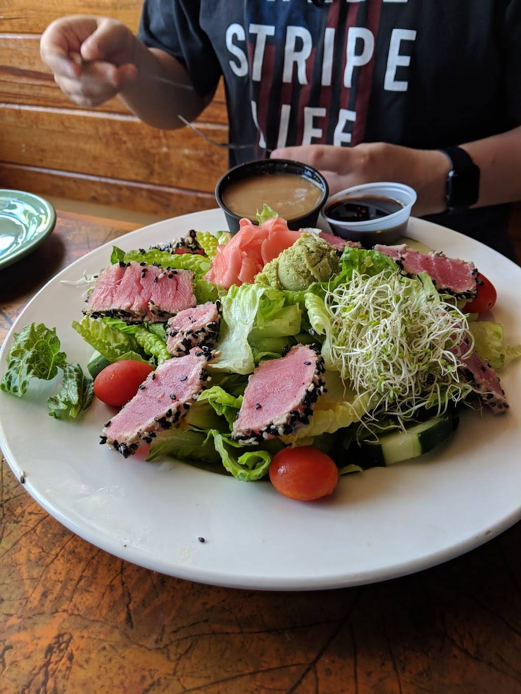 Daves Last Resort & Raw Bar | restaurant | 632 Lake Ave, Lake Worth, FL 33460, USA | 5615885208 OR +1 561-588-5208