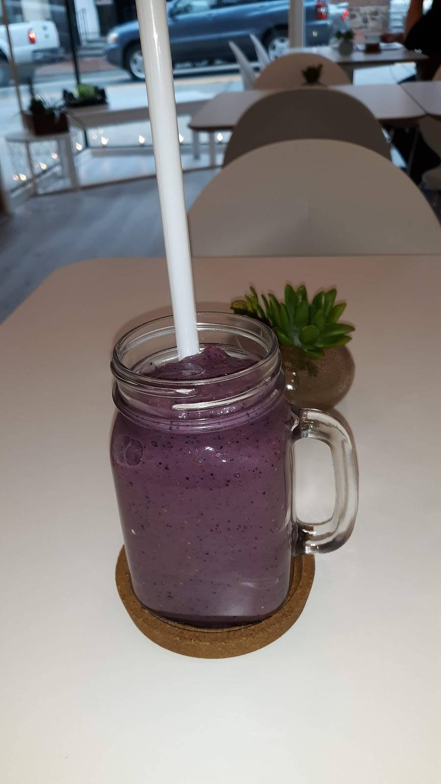 The Liquid Eatery | restaurant | 18 N High St, West Chester, PA 19380, USA | 6107096911 OR +1 610-709-6911