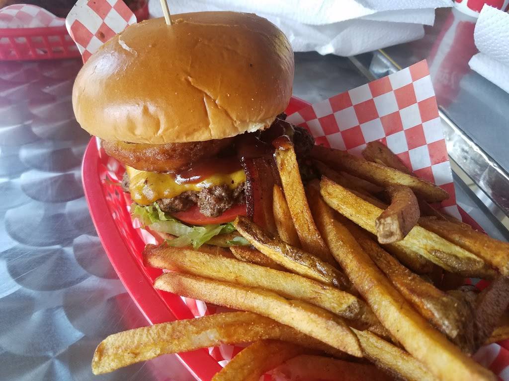 Bunz Gourmet Burgers | restaurant | 655 W 7th St, San Pedro, CA 90731, USA | 3105148773 OR +1 310-514-8773