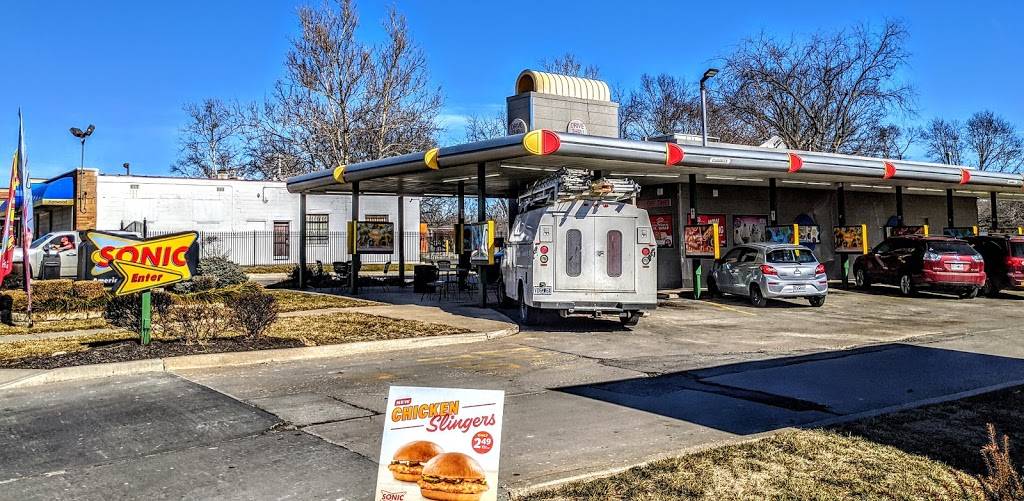 Sonic Drive-In | restaurant | 8227 Wornall Rd, Kansas City, MO 64114, USA | 8168223663 OR +1 816-822-3663